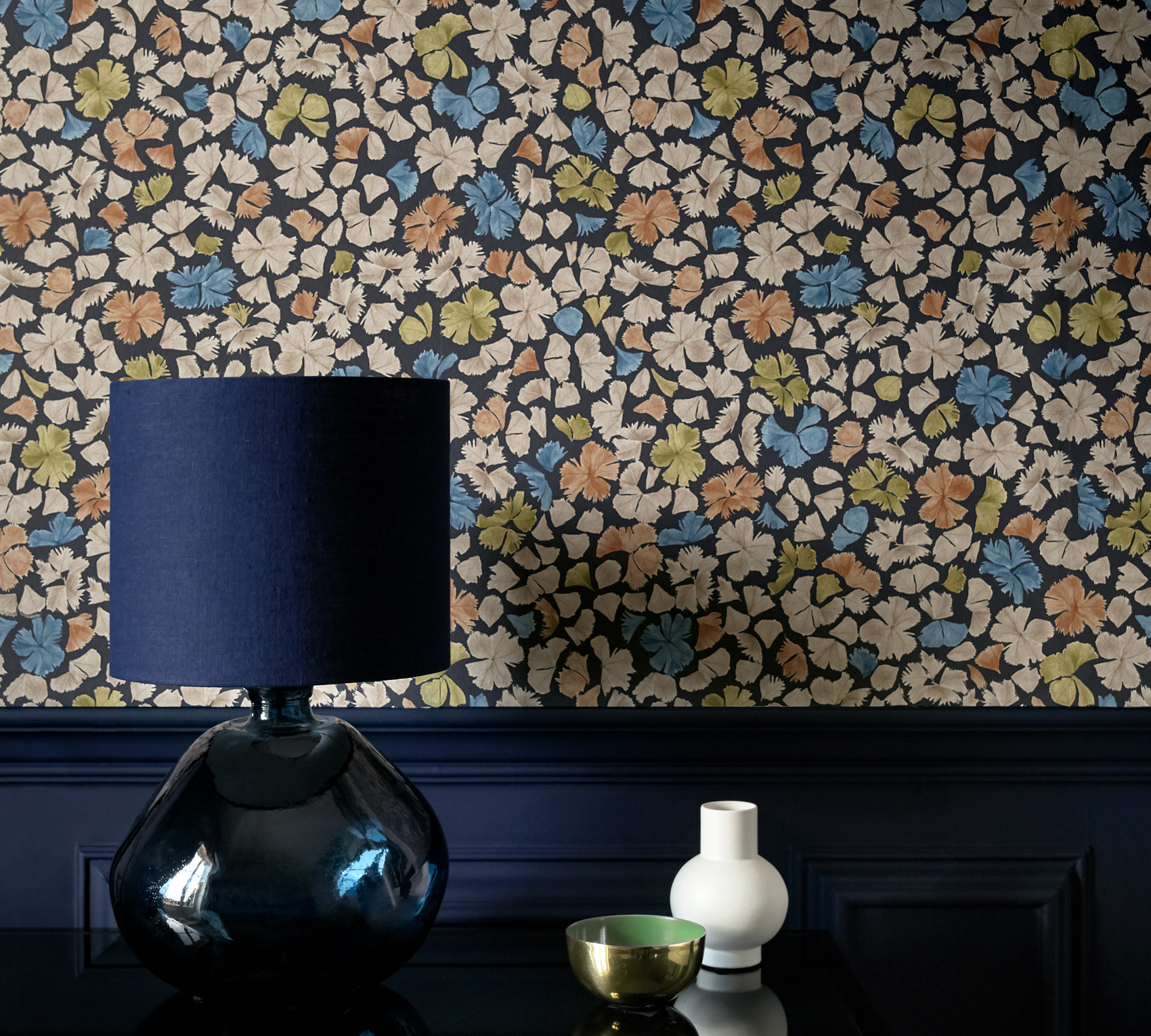 Обои Paint & Paper Library Botany Feather Flora 0360FESOBAZ фото в интерьере